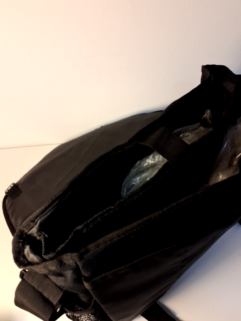 Sort PC-taske - med skulderrem